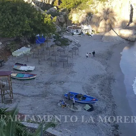 アパート La Morera ネルハ